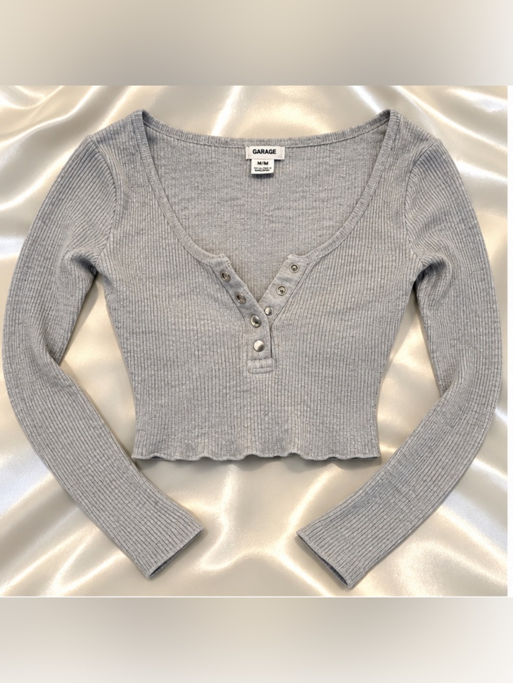 Garage Gray Ribbed Cropped Henley Long Sleeve Top – Size M